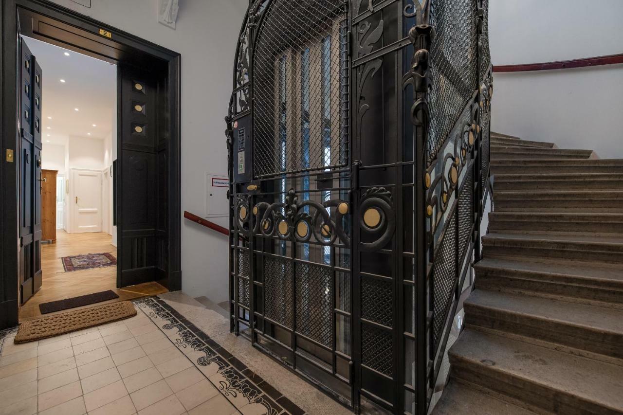Grand Soho II Apartment Bécs Kültér fotó